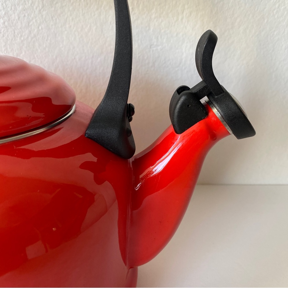 Le Creuset Cherry Red Whistling Kettle - Picture 5 of 11